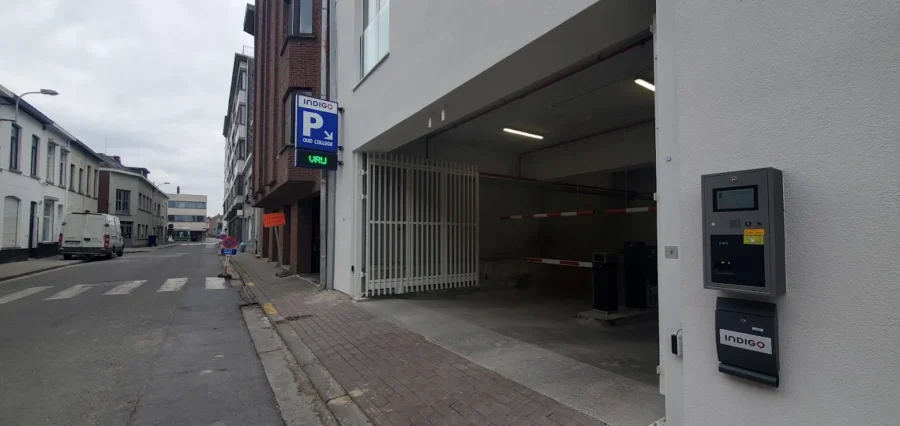Parking Oud College tijdelijk beperkt toegankelijk door herstellingswerken.