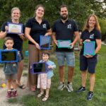 Oudervereniging Groei schenkt zes nieuwe iPads aan oudste kleuters van De Zonnevlier.