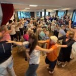 Rusthuisfestival zorgt voor ambiance en polonaises in woonzorgcentrum De Pastorij.