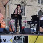 Speer. viert tien jaar kleinkunst met gezellige theateravond in Oosterzele.