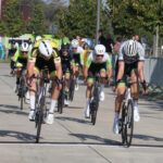 Kenzo Vandenabeele wint millimetersprint bij de nieuwelingen in DEWO Europe Criterium.